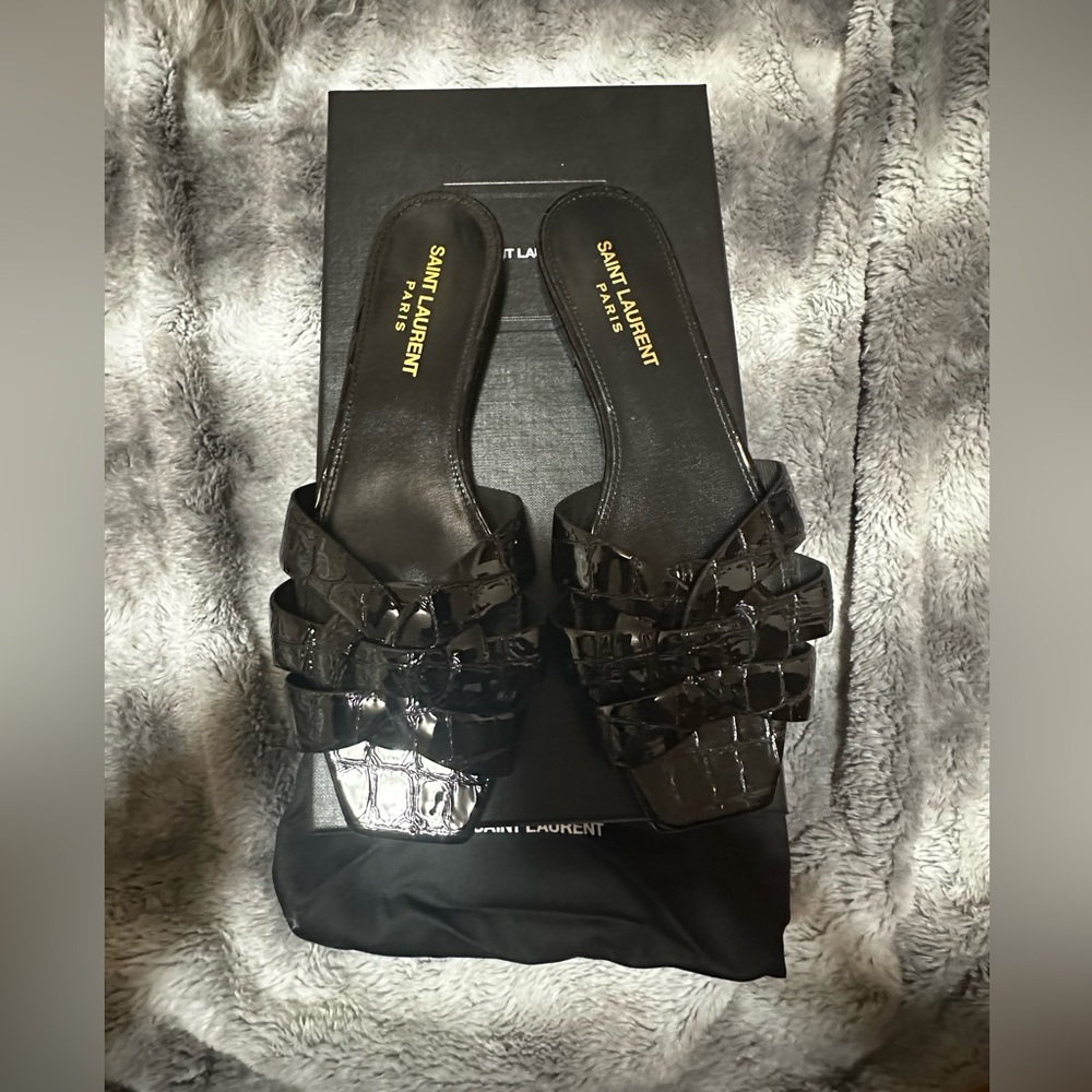 TRIBUTE MULES IN CROCODILE EMBOSSED LEATHER - Picture 15 of 15